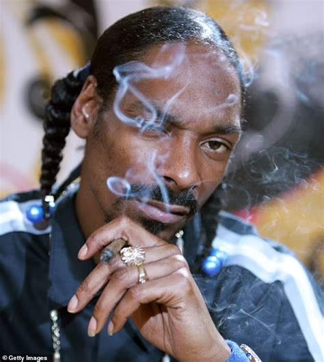 SNOOP DOGG GETS A ONE